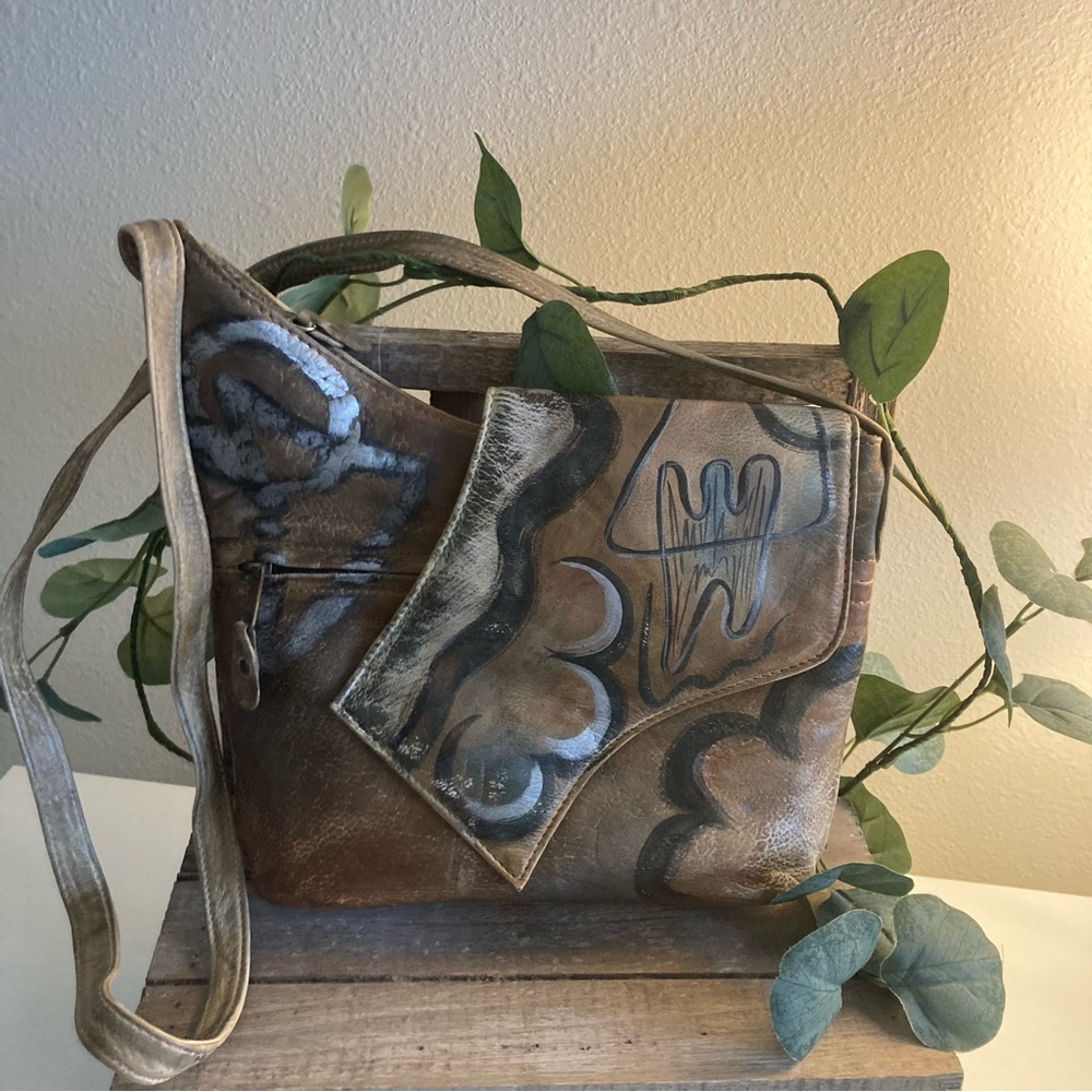 ANTHROPOLOGIE BOTARY VINTAGE GENUINE LEATHER HANDPAINTED SIGNED CROSSBOD…